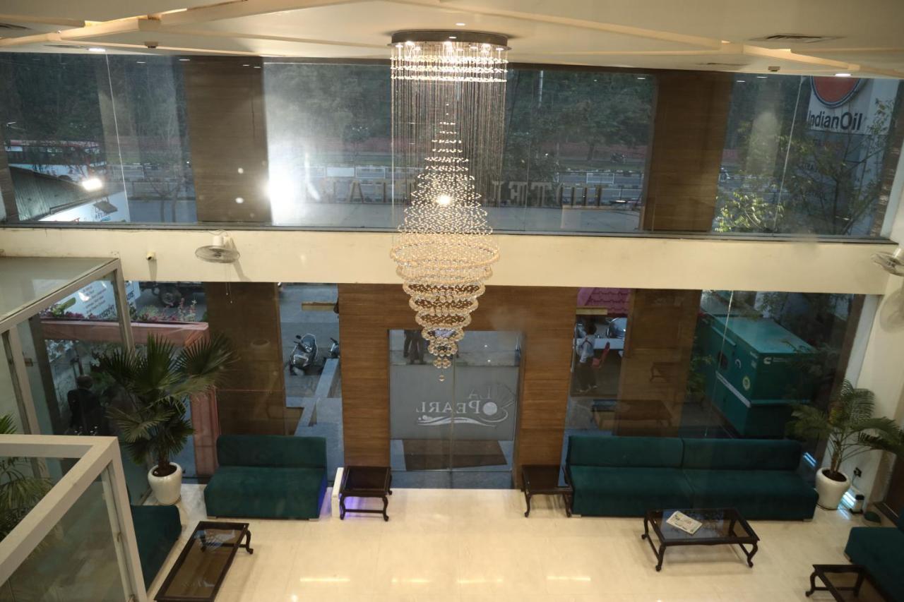 Hotel La Pearl Naiapura Esterno foto